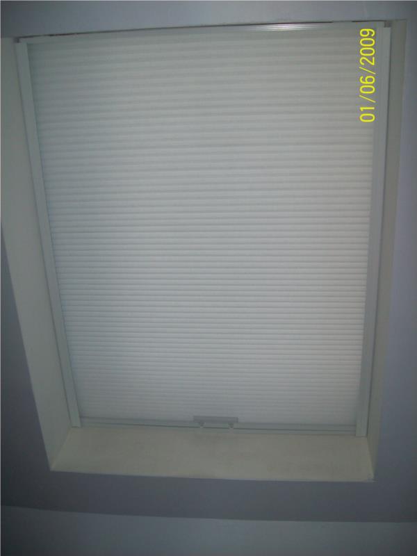 Skylight honeycombs with side channels